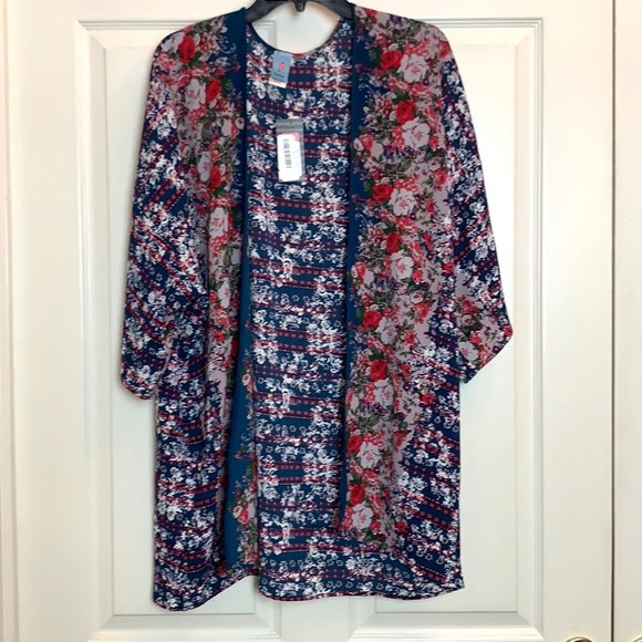 Floral Print Kimono. NWT. Size Medium - Picture 8 of 8